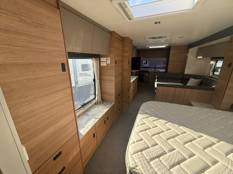 2023 Jayco Silverline 24.75-4 – 24ft