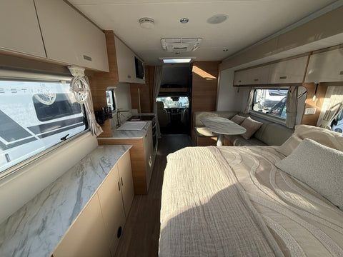 NEW 2025 Jayco Signature IV.25-5 - Iveco