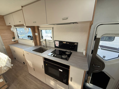 NEW 2025 Jayco Signature IV.25-5 - Iveco