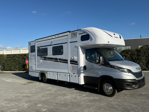 NEW 2025 Jayco Signature IV.25-5 - Iveco