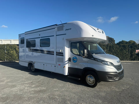 NEW 2025 Jayco Signature IV.25-5 - Iveco