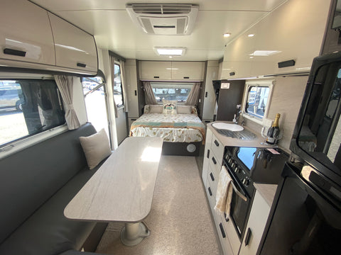 2022 Jayco Journey 18ft 18.55-3