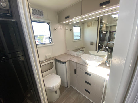 2022 Jayco Journey 18ft 18.55-3