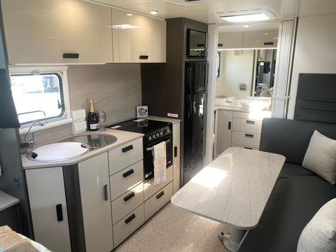 2022 Jayco Journey 18ft 18.55-3