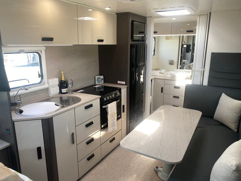 2022 Jayco Journey 18ft 18.55-3