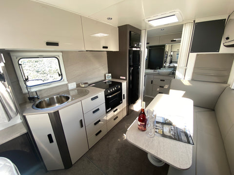 2022 Jayco Journey 18ft 18.55-3