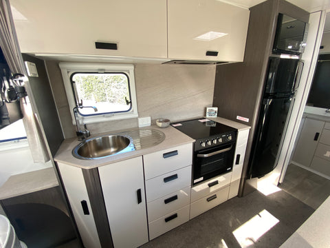 2022 Jayco Journey 18ft 18.55-3