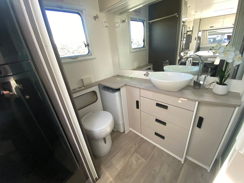 2022 Jayco Journey 18ft 18.55-3