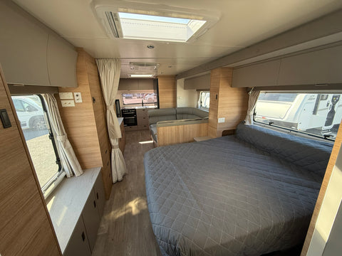 2023 Jayco Silverline 24.75-4 - 24ft