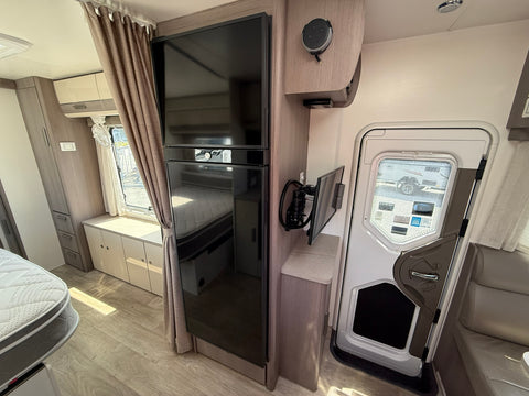 2021 Jayco Silverline Outback 21.65-3 - 21ft