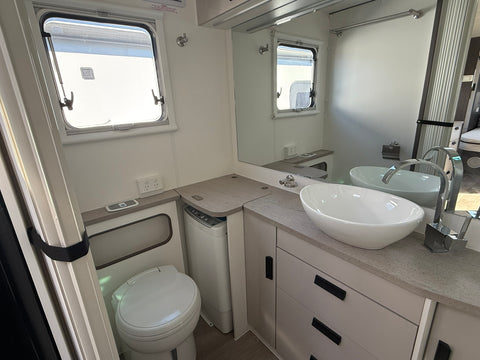 2022 Jayco Journey Outback 19.61-2OB – 19ft
